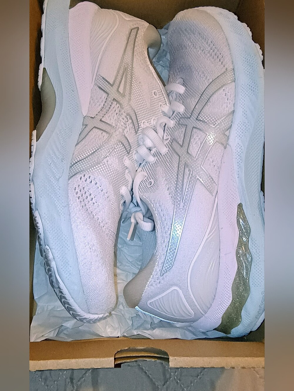 Asics WOMEN'S Gel-Nimbus 23 Women's Sz 9.5 White and Silver Running Shoes